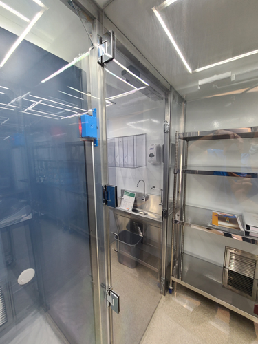 Mobile Cleanrooms